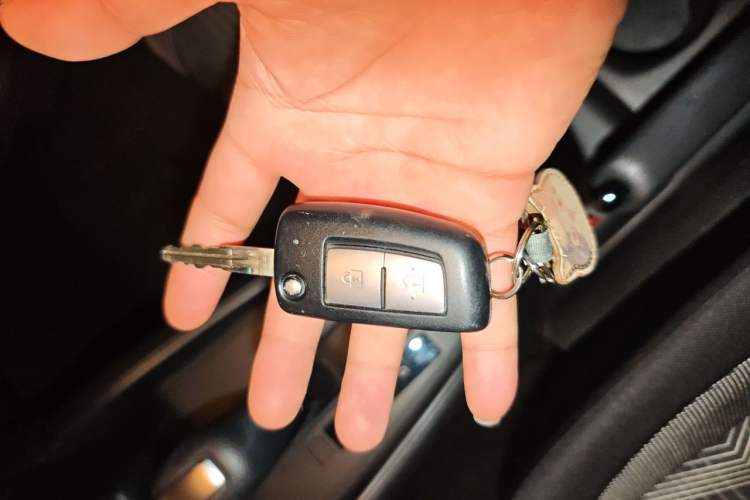 Used Nissan Kicks 2020 1.5L XL CVT Cool Enjoyment Edition Vehicle Key