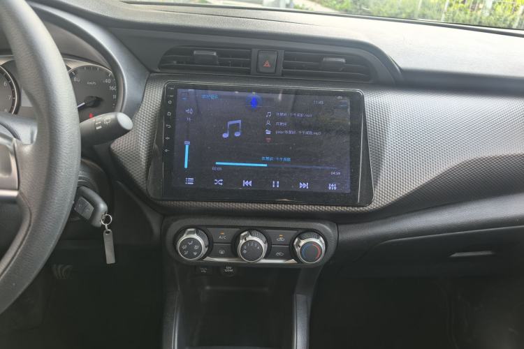 Used Nissan Kicks 2020 1.5L XE Manual Cool Edition Audio And AC Panel
