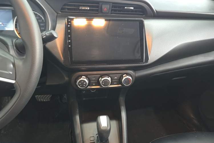 Used Nissan Kicks 2020 1.5L XL CVT Cool Enjoyment Edition Audio And AC Panel