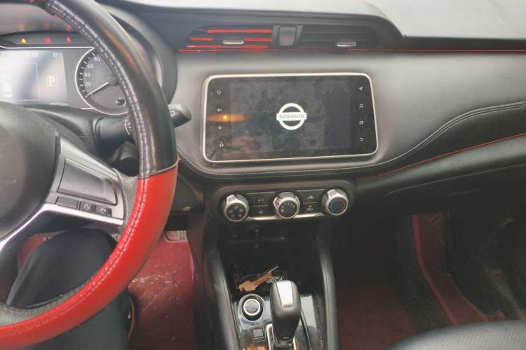 Used Nissan Kicks 2020 1.5L XV CVT Smart Connect Luxury Edition Audio And AC Panel