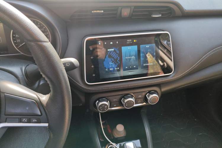 Used Nissan Kicks 2020 1.5L XV CVT Smart Connect Luxury Edition Audio And AC Panel