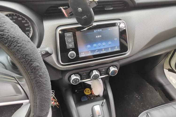 Used Nissan Kicks 2020 1.5L XL CVT Cool Enjoyment Edition Audio And AC Panel