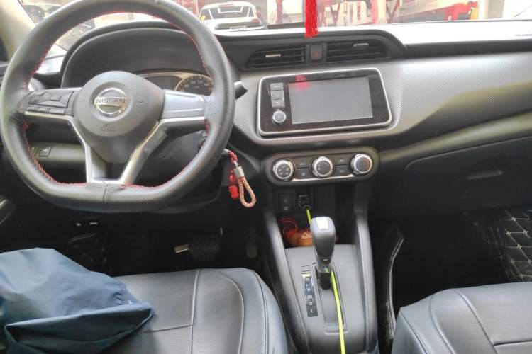 Used Nissan Kicks 2020 1.5L XL CVT Cool Enjoyment Edition Center Console