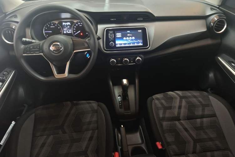 Used Nissan Kicks 2020 1.5L XL CVT Cool Enjoyment Edition Center Console