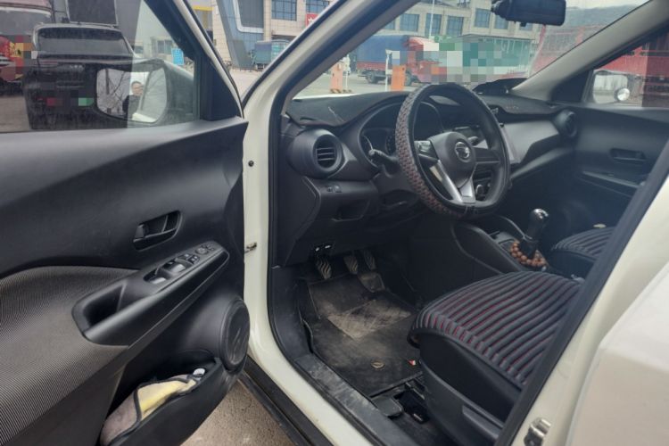 Used Nissan Kicks 2020 1.5L XE Manual Cool Edition Driver Seat