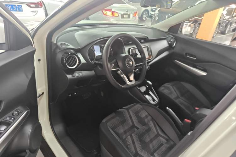 Used Nissan Kicks 2020 1.5L XL CVT Cool Enjoyment Edition Driver Seat