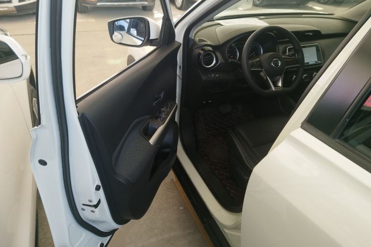 Used Nissan Kicks 2020 1.5L XL CVT Cool Enjoyment Edition Driver Seat