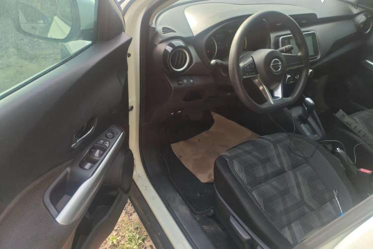 Used Nissan Kicks 2020 1.5L XL CVT Cool Enjoyment Edition Driver Seat