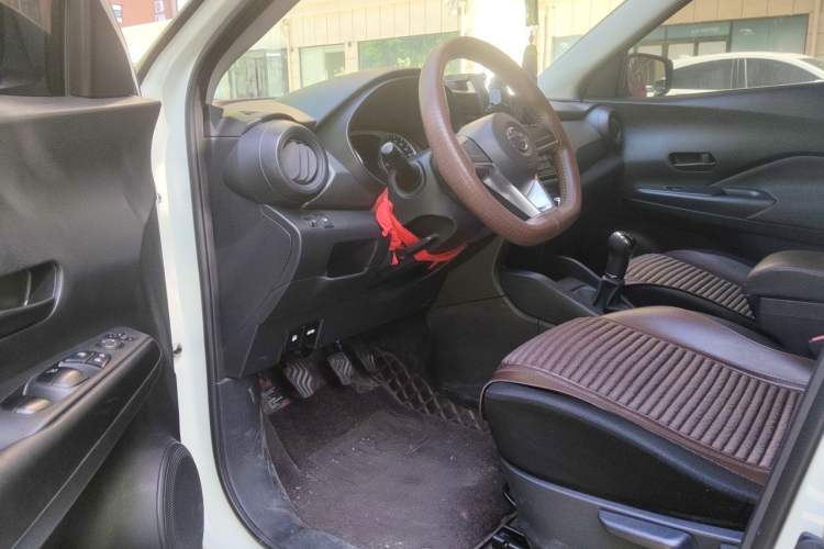 Used Nissan Kicks 2020 1.5L XE Manual Cool Edition Driver Seat