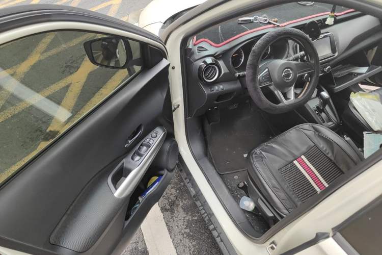 Used Nissan Kicks 2020 1.5L XL CVT Cool Enjoyment Edition Driver Seat