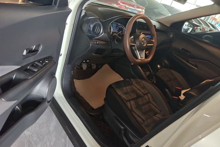 Used Nissan Kicks 2020 1.5L XE Manual Cool Edition Driver Seat