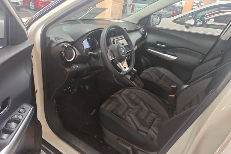 Used Nissan Kicks 2020 1.5L XL CVT Cool Enjoyment Edition Driver Seat