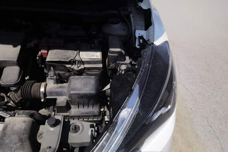 Used Nissan Kicks 2020 1.5L XV CVT Smart Connect Luxury Edition Engine Bay Left