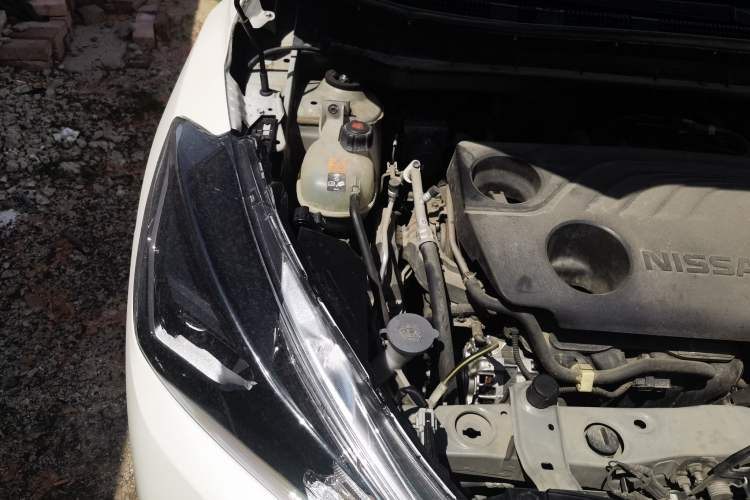Used Nissan Kicks 2020 1.5L XV CVT Smart Connect Luxury Edition Engine Bay Right