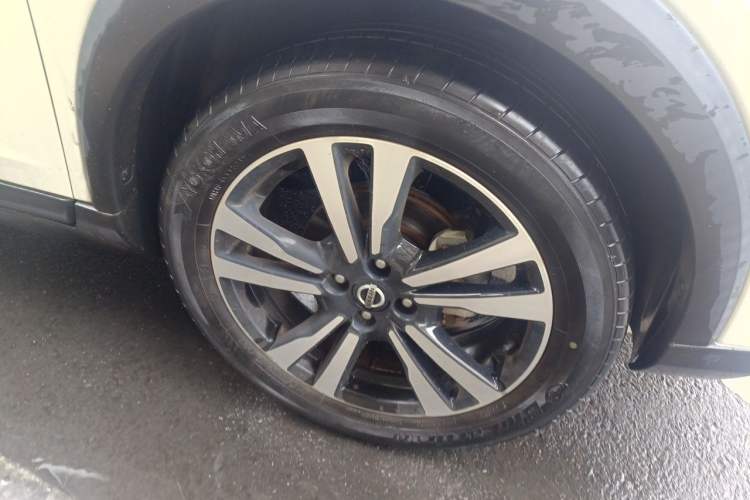 Used Nissan Kicks 2020 1.5L XV CVT Smart Connect Luxury Edition Exterior 1