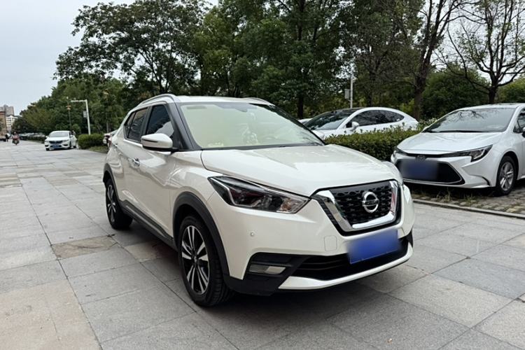 Used Nissan Kicks 2020 1.5L XV CVT Smart Connect Luxury Edition Exterior 2
