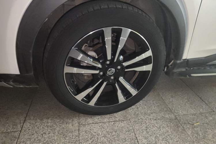 Used Nissan Kicks 2020 1.5L XL CVT Cool Enjoyment Edition Exterior 2