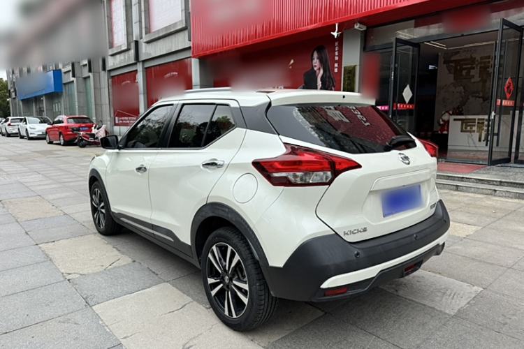 Used Nissan Kicks 2020 1.5L XV CVT Smart Connect Luxury Edition Exterior 5