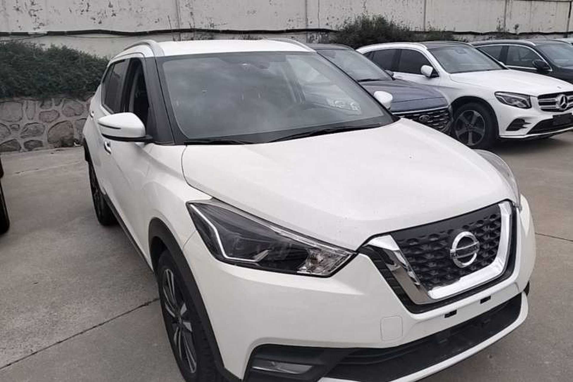 Used Nissan Kicks 2020 1.5L XV CVT Smart Connect Luxury Edition Front Right 45 Deg