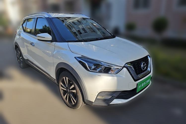 Used Nissan Kicks 2020 1.5L XV CVT Smart Connect Luxury Edition Front Right 45 Deg