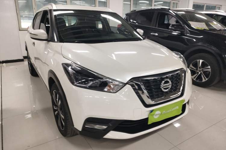 Used Nissan Kicks 2020 1.5L XV CVT Smart Connect Luxury Edition Front Right 45 Deg