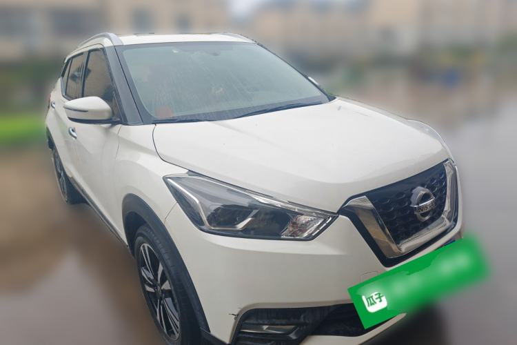 Used Nissan Kicks 2020 1.5L XV CVT Smart Connect Luxury Edition Front Right 45 Deg