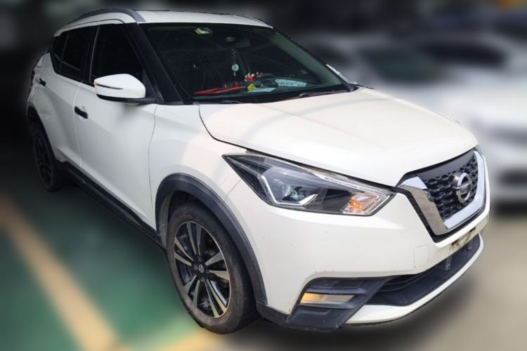 Used Nissan Kicks 2020 1.5L XV CVT Smart Connect Luxury Edition Front Right 45 Deg