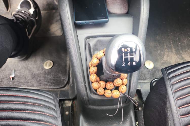 Used Nissan Kicks 2020 1.5L XE Manual Cool Edition Gear Lever