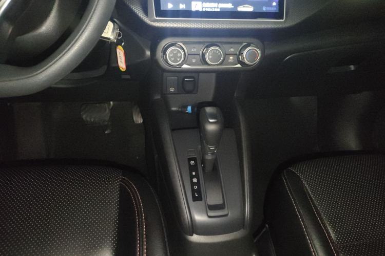 Used Nissan Kicks 2020 1.5L XL CVT Cool Enjoyment Edition Gear Lever