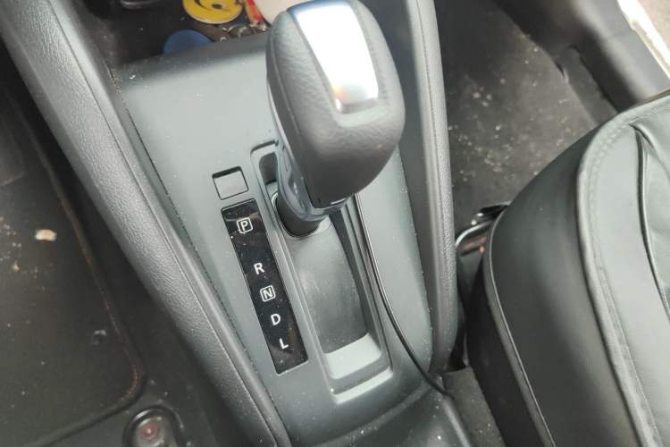 Used Nissan Kicks 2020 1.5L XL CVT Cool Enjoyment Edition Gear Lever