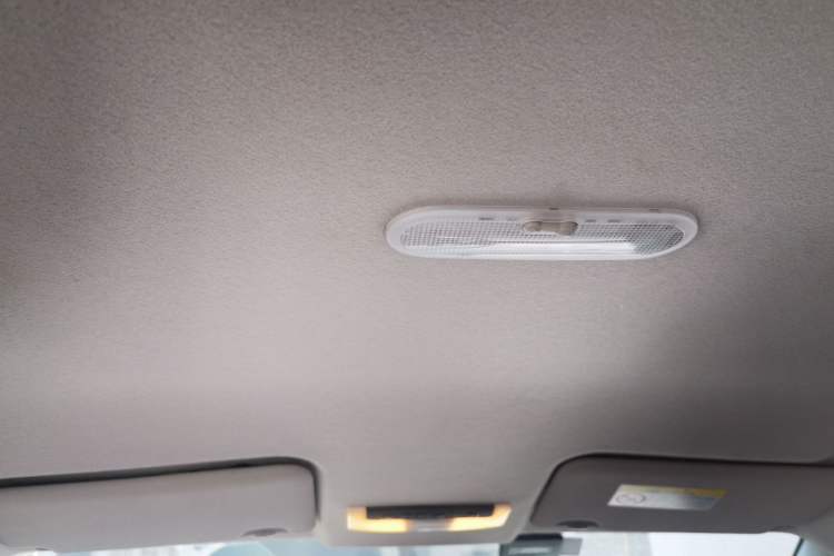 Used Nissan Kicks 2020 1.5L XV CVT Smart Connect Luxury Edition Headliner