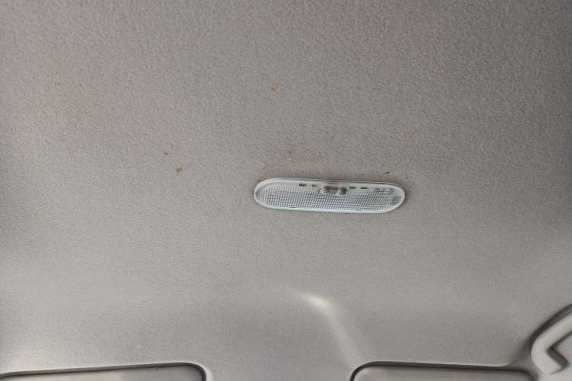 Used Nissan Kicks 2020 1.5L XV CVT Smart Connect Luxury Edition Headliner