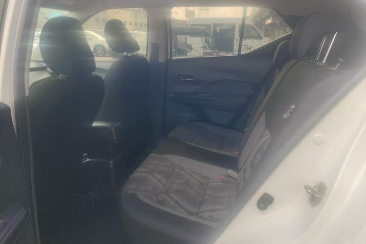 Used Nissan Kicks 2020 1.5L XL CVT Cool Enjoyment Edition Interior 1