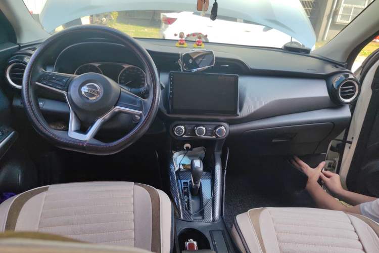 Used Nissan Kicks 2020 1.5L XL CVT Cool Enjoyment Edition Interior 2