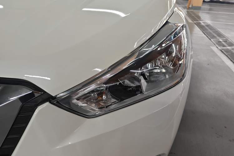 Used Nissan Kicks 2020 1.5L XL CVT Cool Enjoyment Edition Left Front Headlight