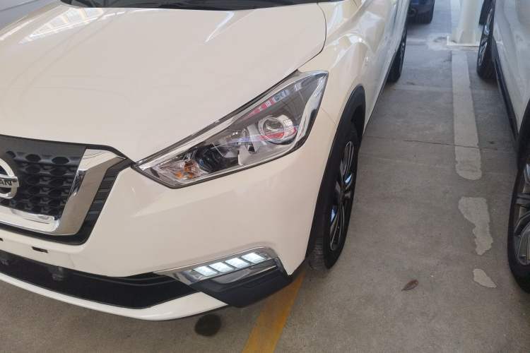 Used Nissan Kicks 2020 1.5L XL CVT Cool Enjoyment Edition Left Front Headlight