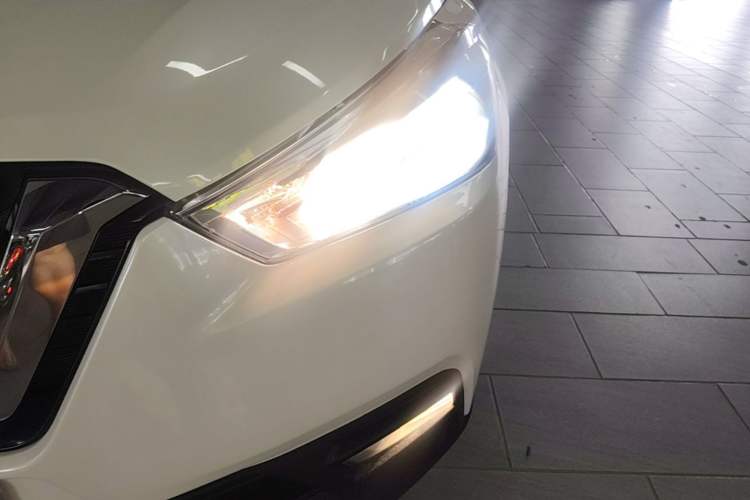 Used Nissan Kicks 2020 1.5L XL CVT Cool Enjoyment Edition Left Front Headlight