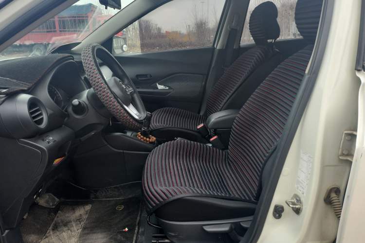 Used Nissan Kicks 2020 1.5L XE Manual Cool Edition Left Front Seat