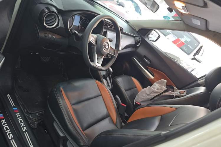 Used Nissan Kicks 2020 1.5L XL CVT Cool Enjoyment Edition Left Front Seat