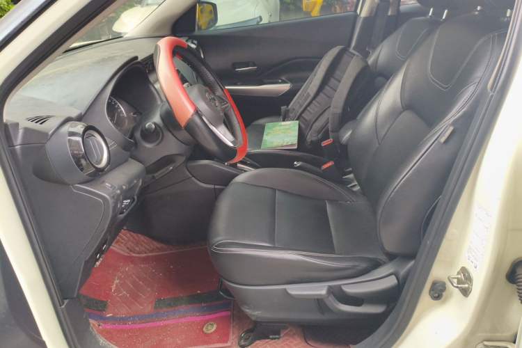 Used Nissan Kicks 2020 1.5L XV CVT Smart Connect Luxury Edition Left Front Seat