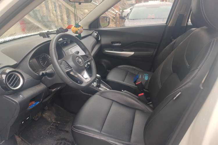 Used Nissan Kicks 2020 1.5L XV CVT Smart Connect Luxury Edition Left Front Seat