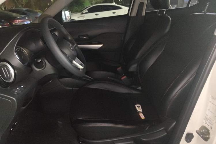 Used Nissan Kicks 2020 1.5L XL CVT Cool Enjoyment Edition Left Front Seat