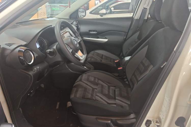 Used Nissan Kicks 2020 1.5L XL CVT Cool Enjoyment Edition Left Front Seat