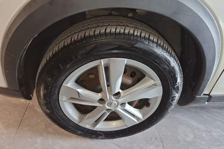 Used Nissan Kicks 2020 1.5L XE Manual Cool Edition Left Front Wheel Hub