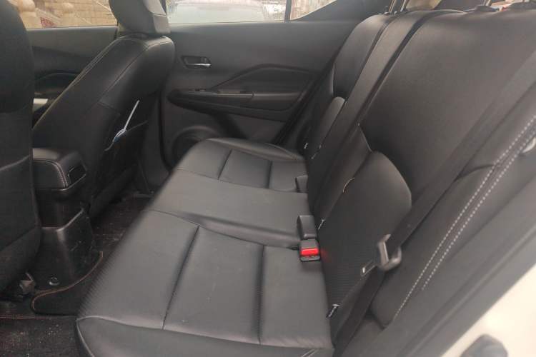 Used Nissan Kicks 2020 1.5L XV CVT Smart Connect Luxury Edition Left Rear Seat