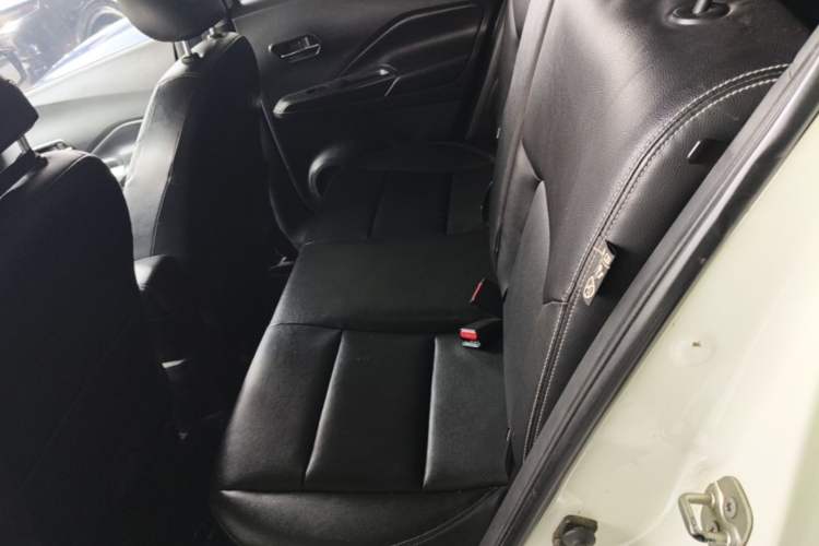 Used Nissan Kicks 2020 1.5L XV CVT Smart Connect Luxury Edition Left Rear Seat