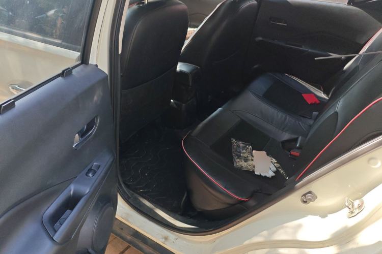Used Nissan Kicks 2020 1.5L XV CVT Smart Connect Luxury Edition Left Rear Seat
