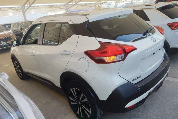 Used Nissan Kicks 2020 1.5L XL CVT Cool Enjoyment Edition Left Side