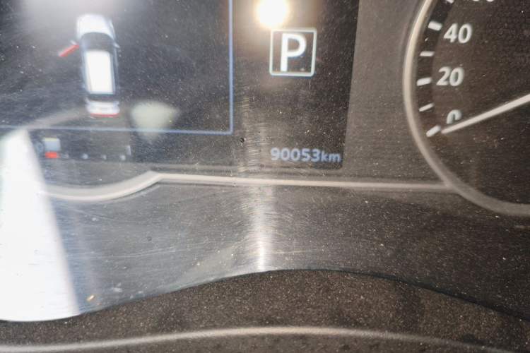 Used Nissan Kicks 2020 1.5L XV CVT Smart Connect Luxury Edition Odometer Close Up