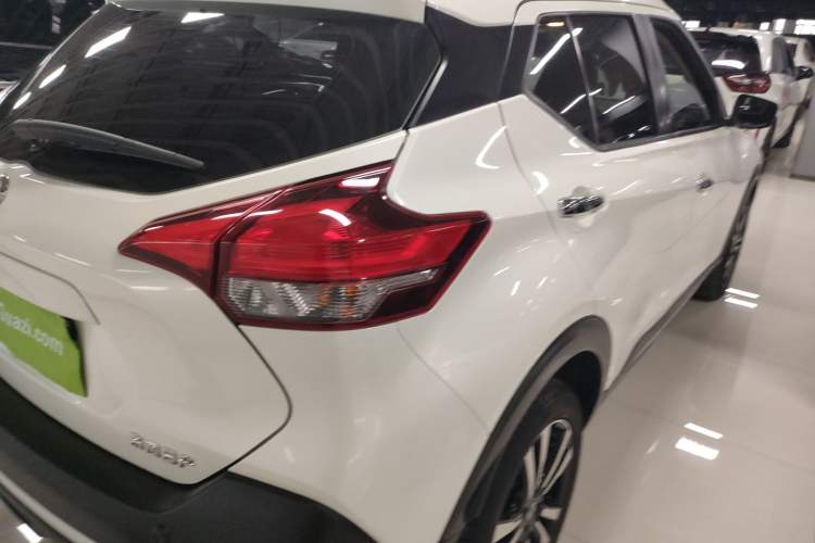 Used Nissan Kicks 2020 1.5L XV CVT Smart Connect Luxury Edition Rear Right 45 Deg